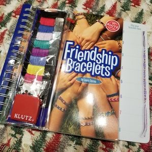Friendship Bracelets Instruction Book and Kit